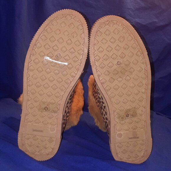 COZETTE-03 FUR SIDE CUT BOOTIES Women – Cheetah - Picture 7 of 7